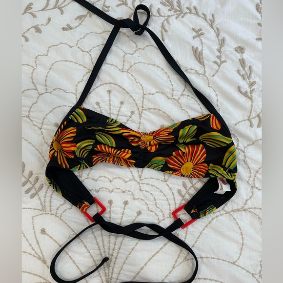 Solid & Striped black floral bikini top S - Picture 1 of 3